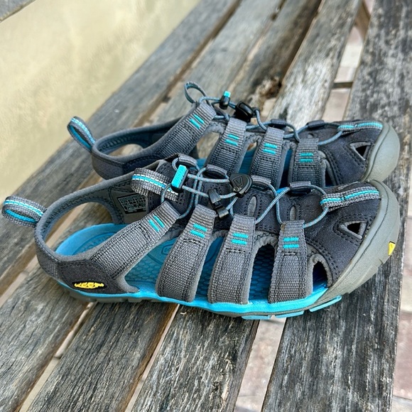 KEEN Clearwater CNX Women’s Size 7 Grey/Blue Waterproof Sport Sandals 1008772 - Picture 4 of 9